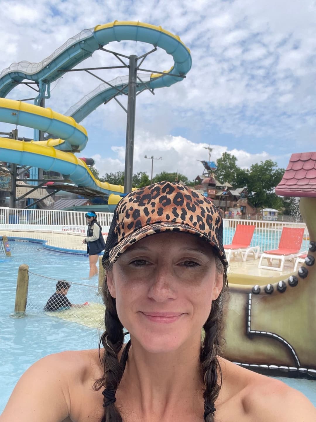 Click to view full size Was nice of her friend to give her a shot out before she showed her titties for the G G W camera