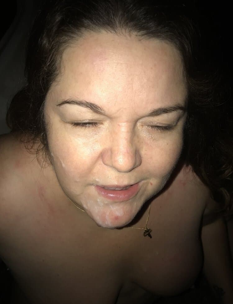 Click to view full size Angelique salope de Paron