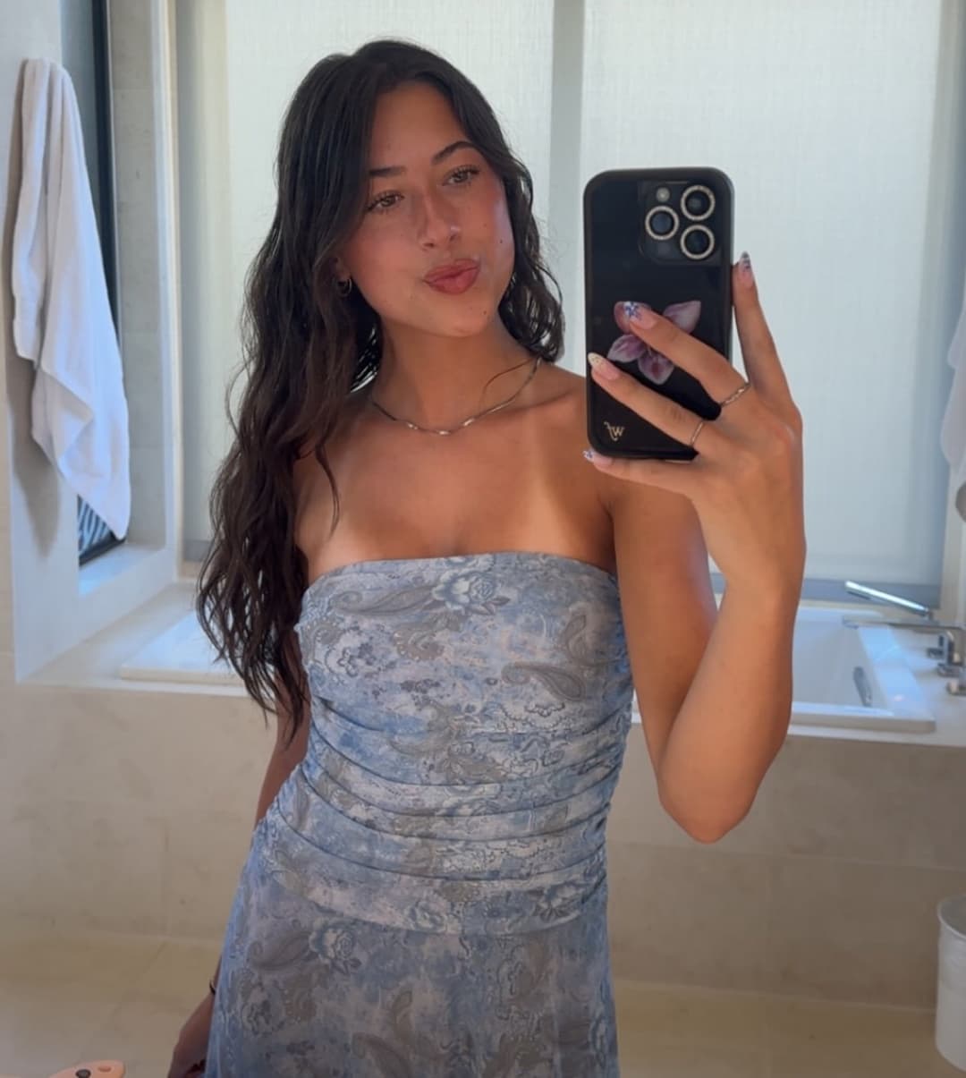 Click to view full size my barely legal irl with perfect guts and a perfect body, i jerk off to her everyday