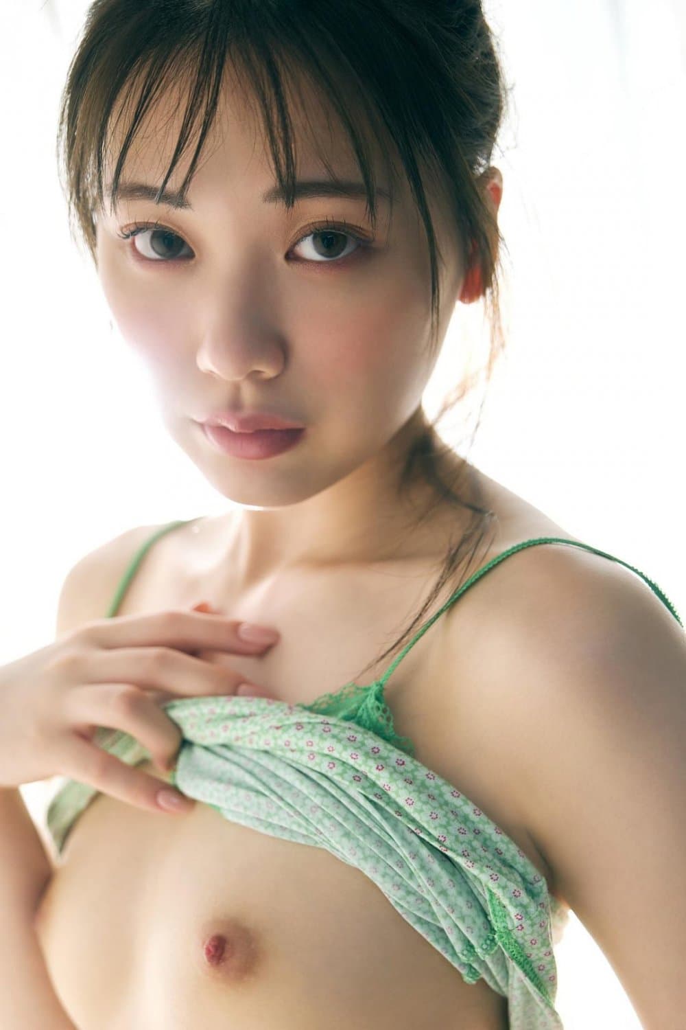 Click to view full size anri-sugisaki-yuna-takeuchi-2
