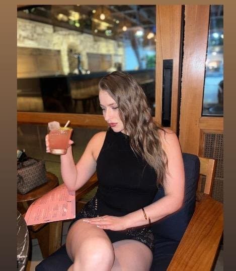 Click to view full size 24 year old Blonde Amy escort in Orange County ca