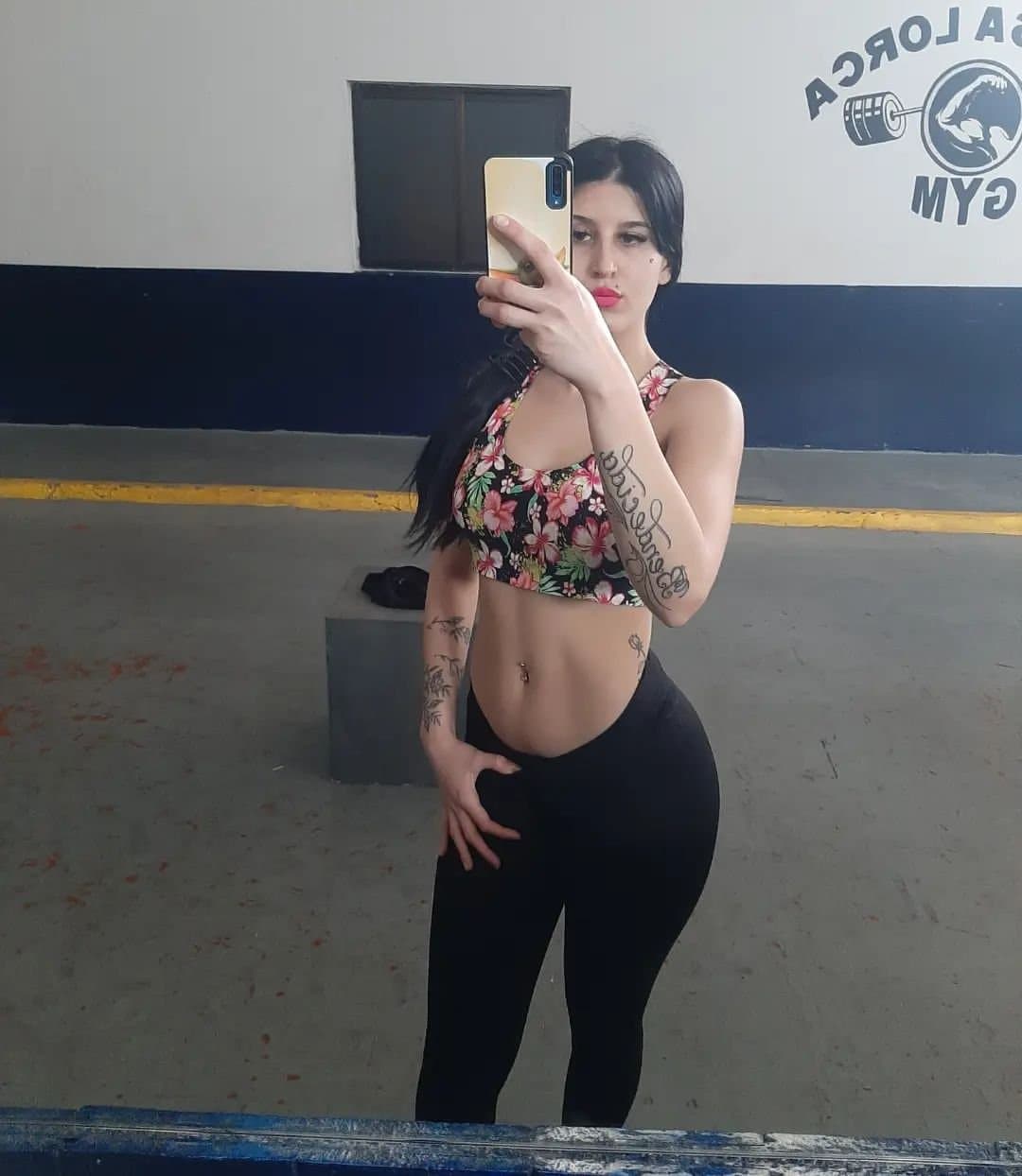 Click to view full size mikaela rocio una turra de culo abusivo