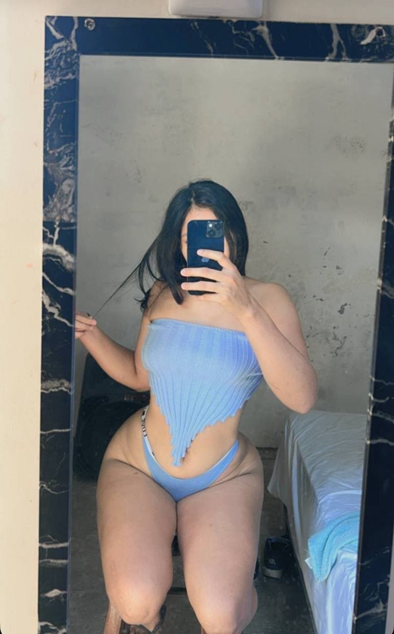 Click to view full size Her buttocks! Gymsis leaked