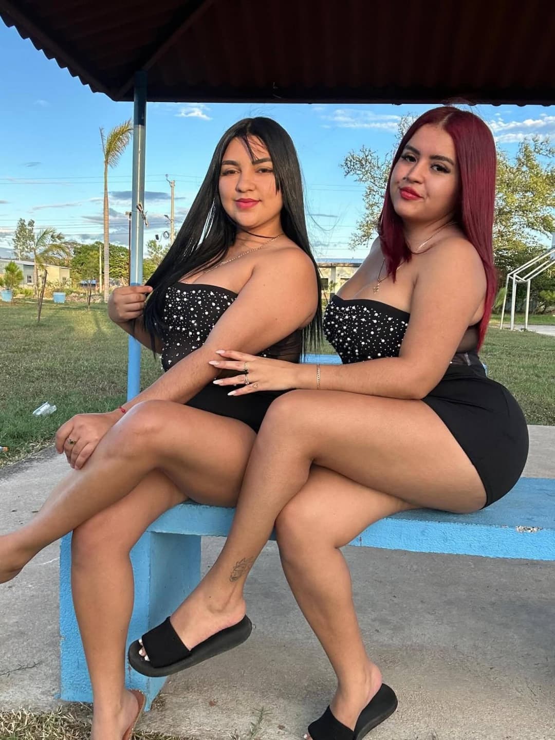 Click to view full size 3 hermosas chicas