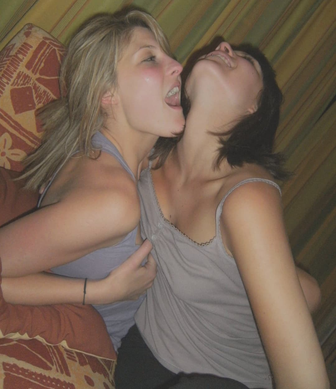 Click to view full size 18yo slut bottle insertion