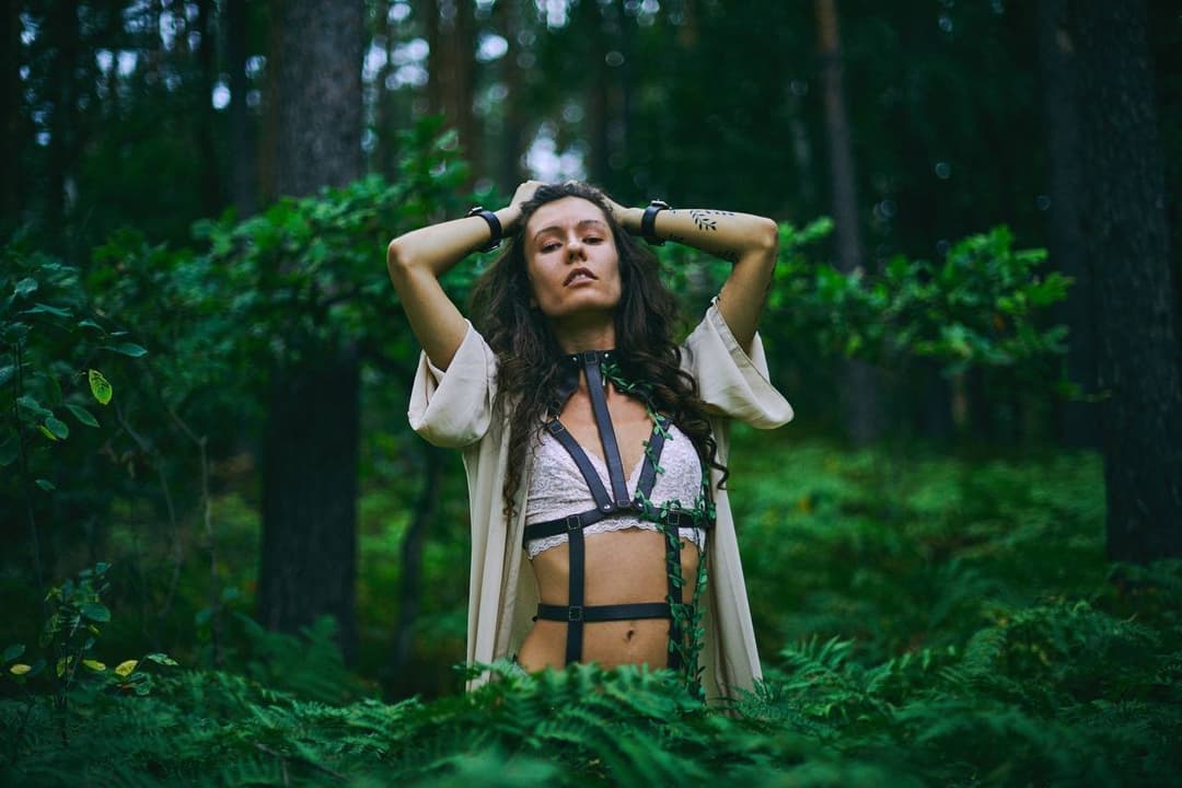 Click to view full size flat chest polish slut 28yrs