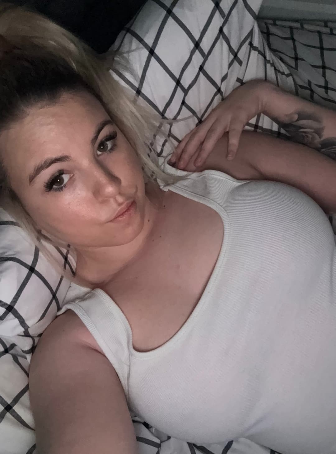 Click to view full size Laid out & ready to play