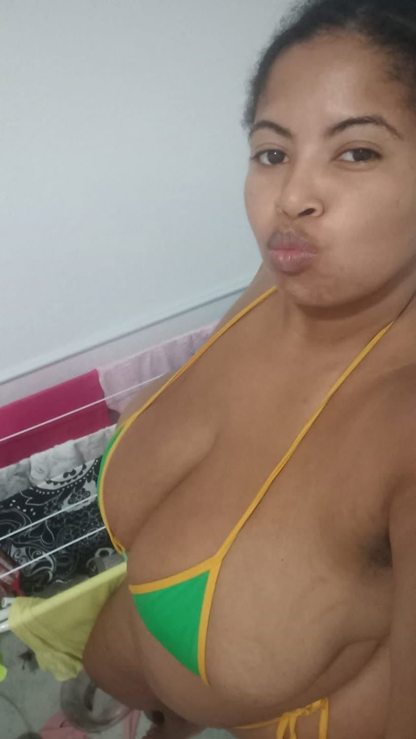 Click to view full size Gordinha tarada e safada