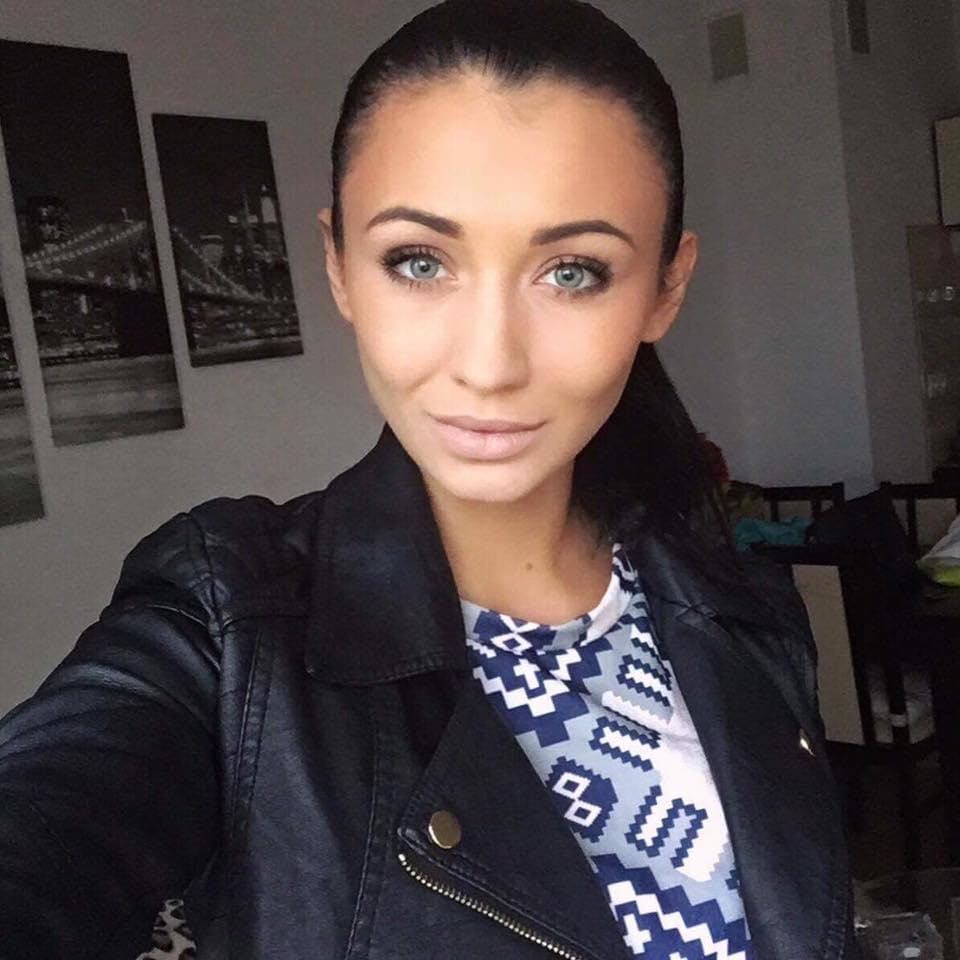 Click to view full size Dominika Bilska polish Ring Girl #perfect PAWG #♠️?????? ??♂ ☪ ??#PL