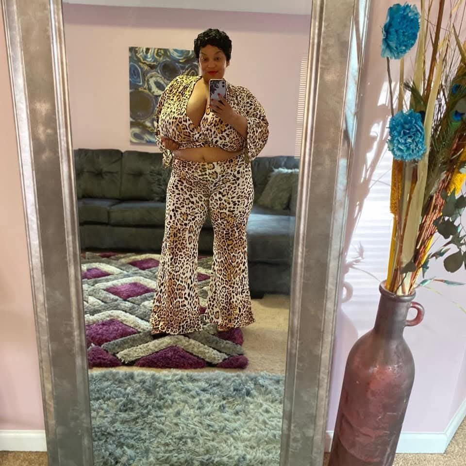 Click to view full size Mature Milf With Super Sized Titties I Want Her Bad Bad& I Would Not Pull Out