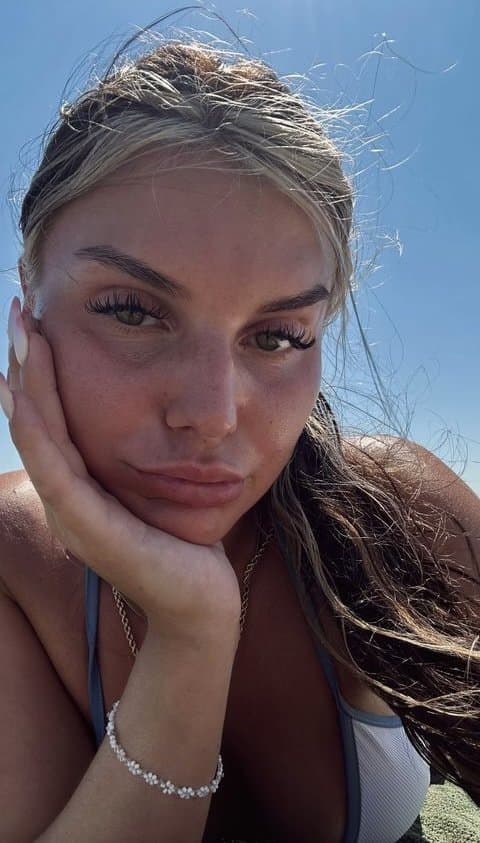 Click to view full size Cheating Elina 25 Sweden