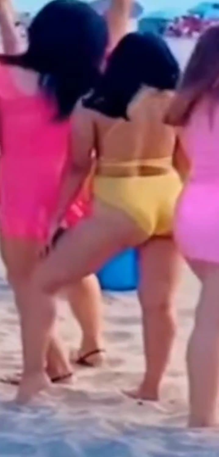 Click to view full size Bffs?❤️