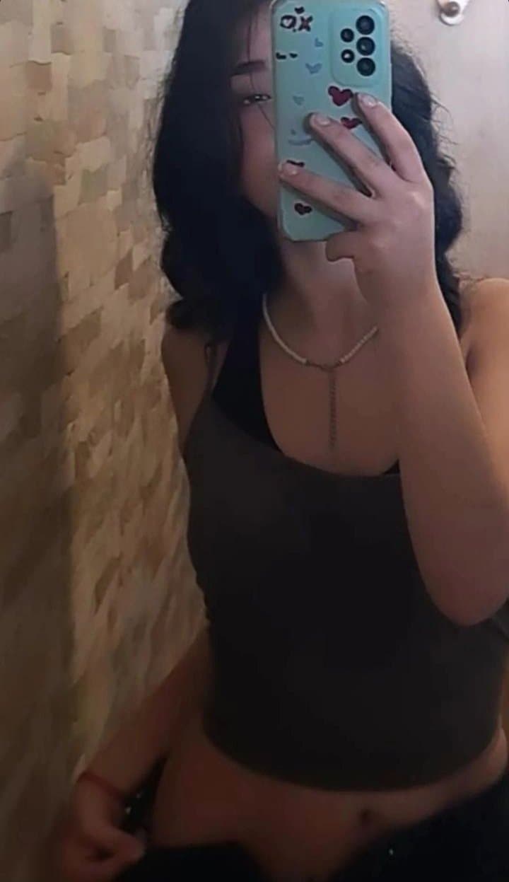 Click to view full size Chilena colegiala de rica cintura