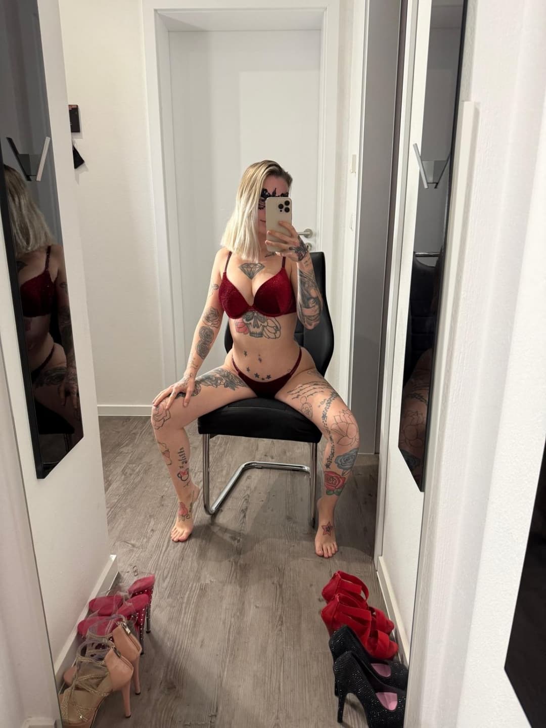 Click to view full size Neue Fotos nach meiner Unterwäsche-Shoppingtour! - von DirtyAddel auf MyDirtyHobby