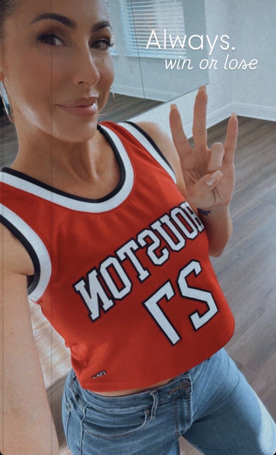 Click to view full size Slutty Texas hotwife Robyn Fields