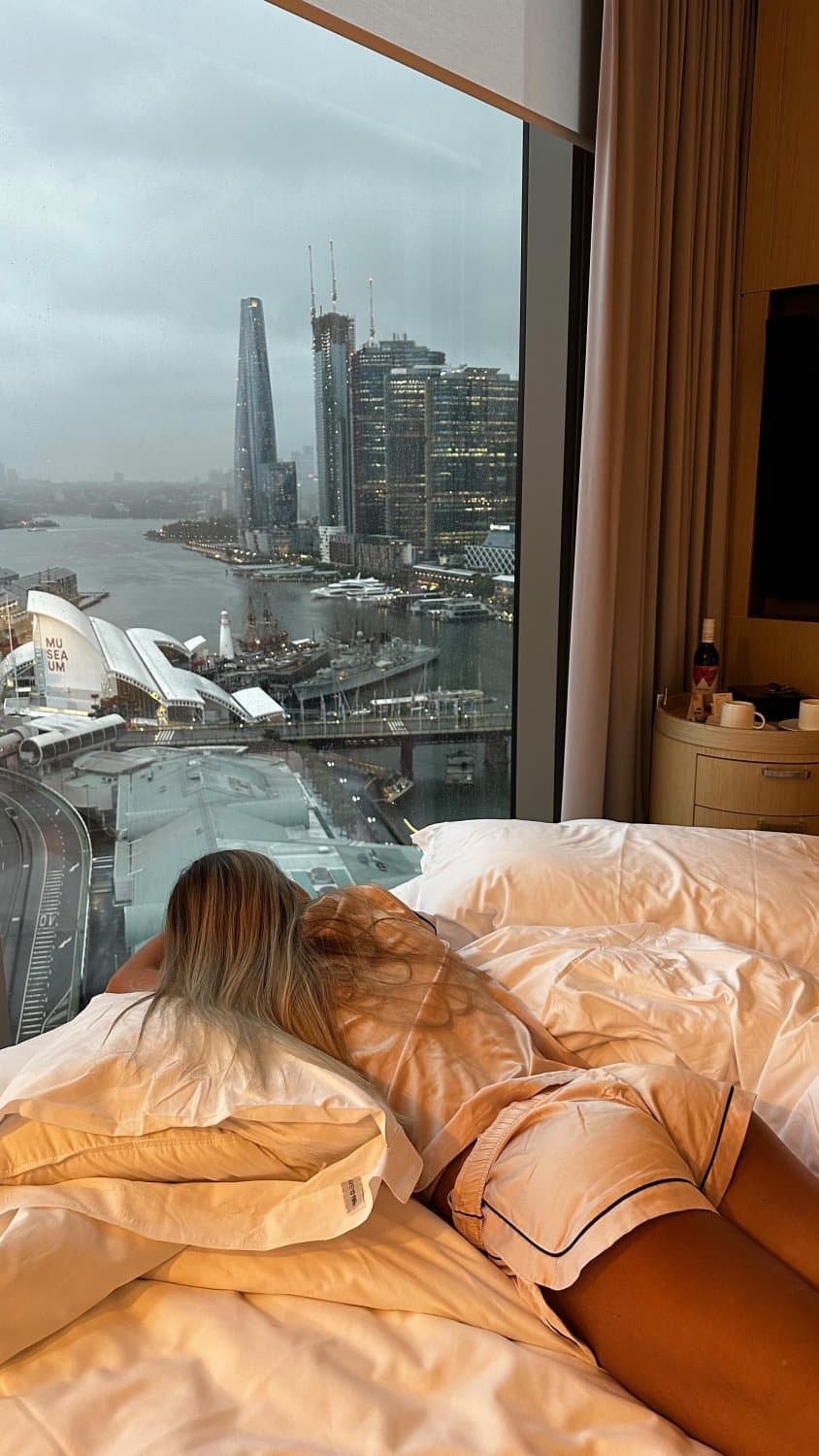 Click to view full size Super tight gym babe with bubble butt