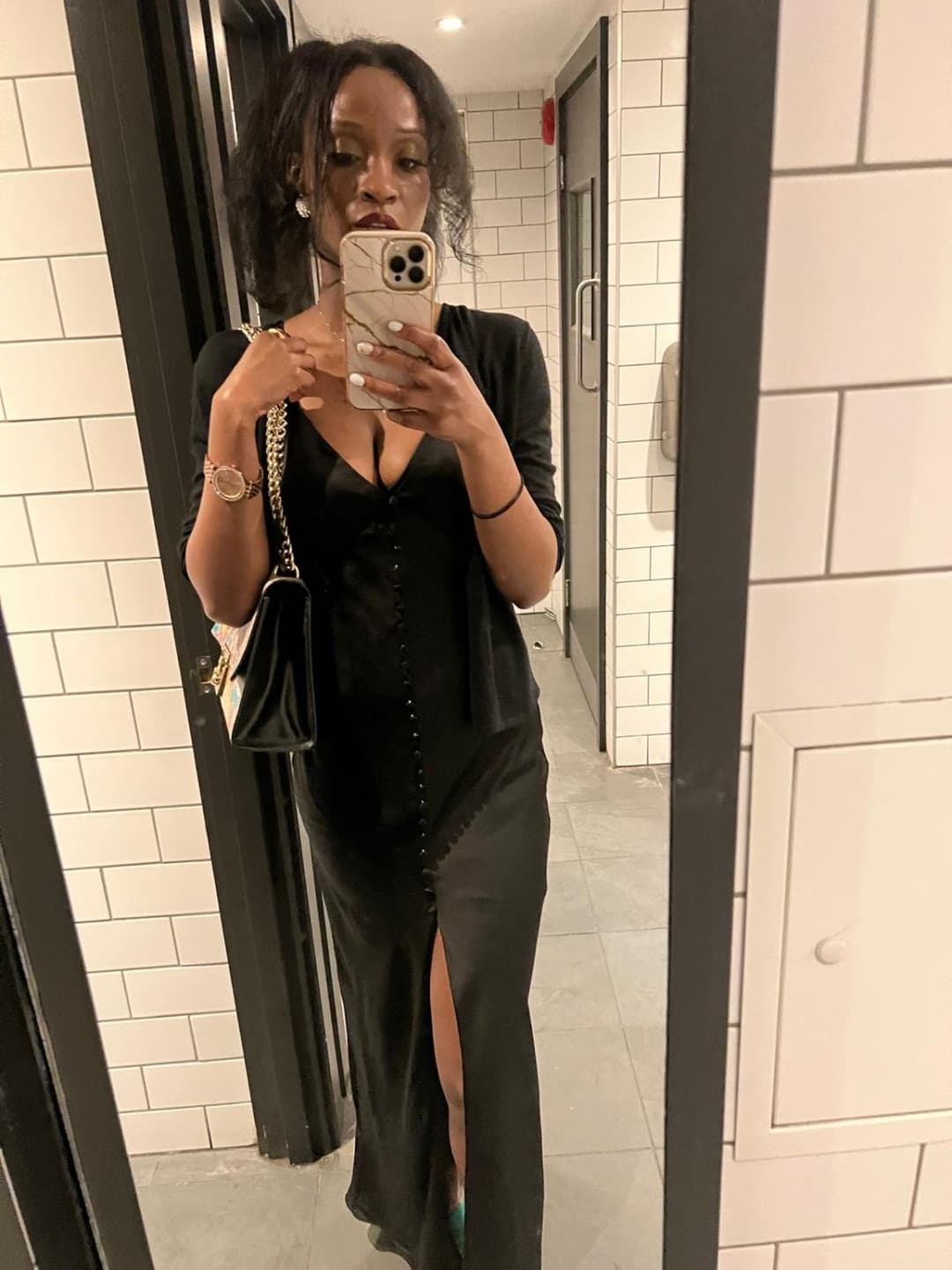 Click to view full size My fiances first steps into becoming a webslut