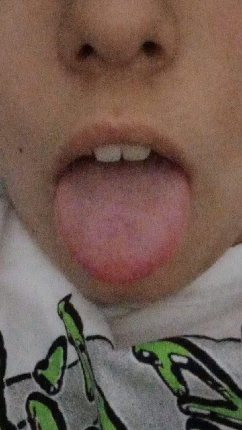 Click to view full size Iris, a mais gostosa desse site, gozem bastante pra ela seus punheteiros!