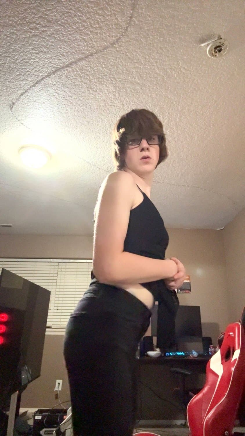 Click to view full size Nonbinary hoe hit my dms earlier ?