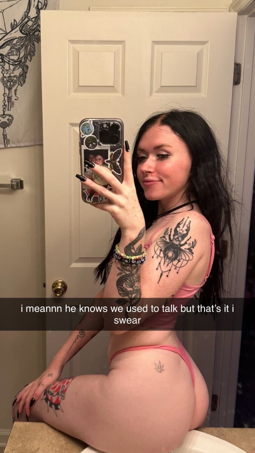 Click to view full size sexy pawg bitch cheating on her boyfriend