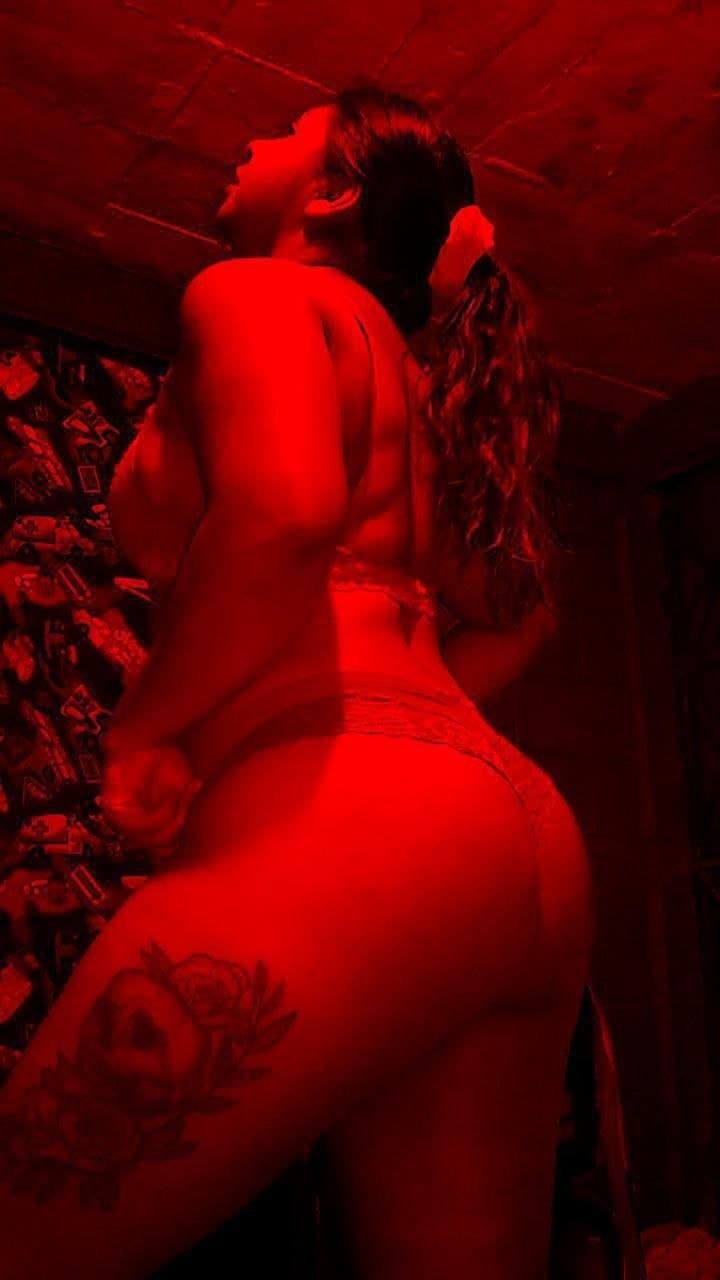 Click to view full size Que perra es Eli