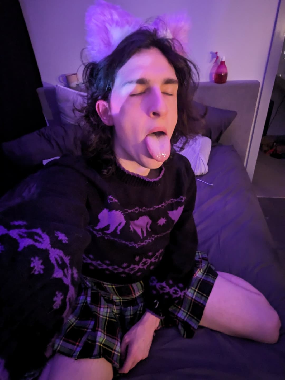 Click to view full size Sissy Izzy - her reddit - https://www.reddit.com/u/izzzyyyuwwwu/s/lW9GX8RK9M - her kik iks28