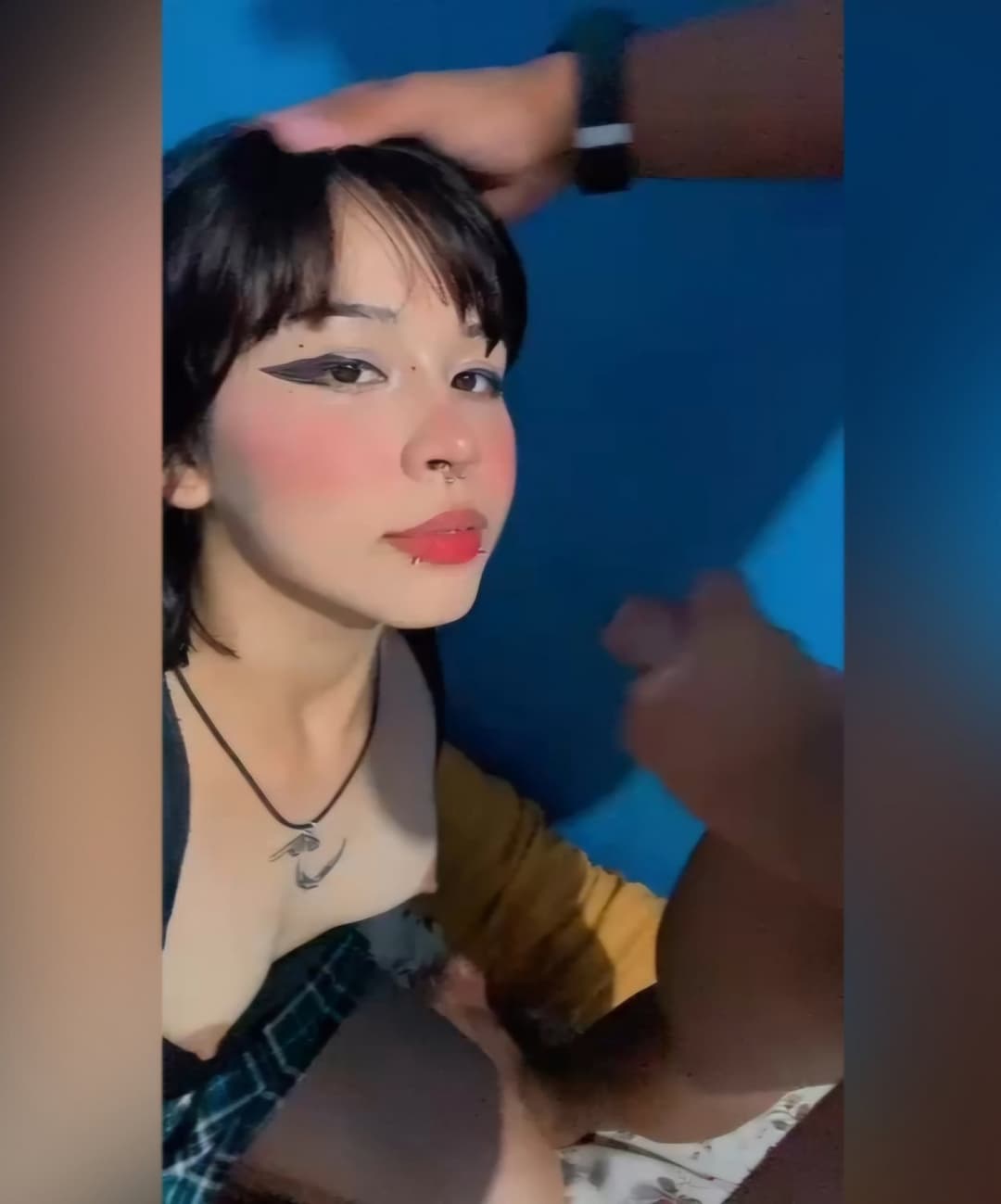 Click to view full size Novinha japinha vazou chupando e tomando gozada na cara