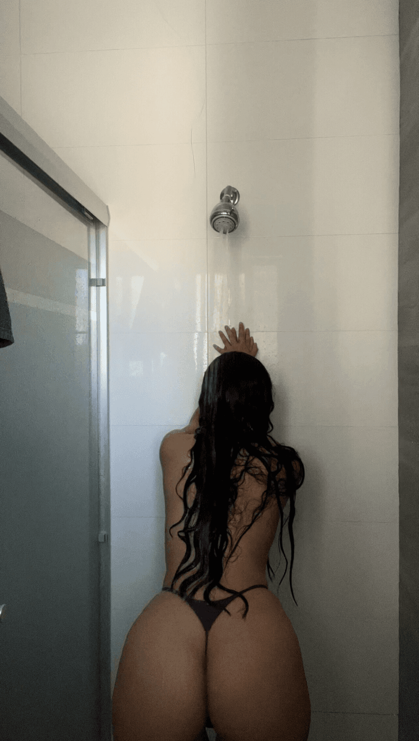 Click to view full size Young Brazilian girl trusted me and send me some of her hot pictures