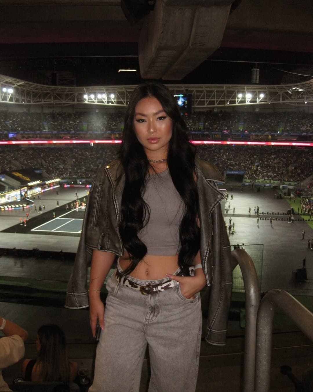 Click to view full size Annie hikari