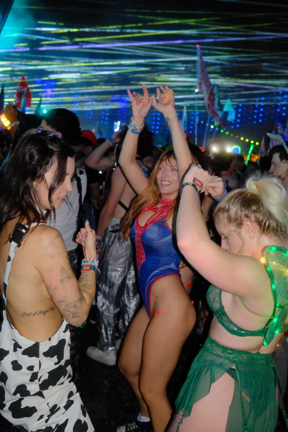 Click to view full size Escape night one with your favs ?