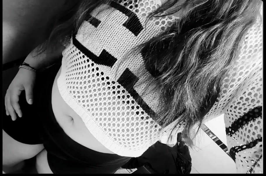 Click to view full size Lindas19??