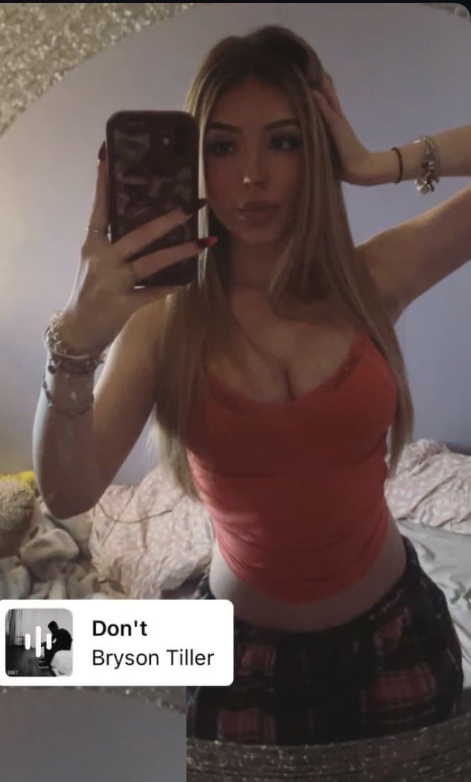 Click to view full size What are you destroying? Ass, pussy, mouth or tits (dm me your answer )