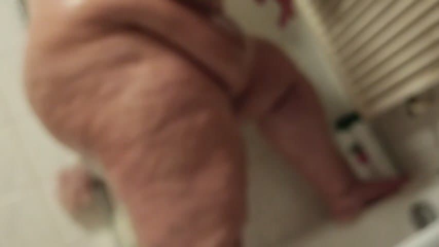 Click to view full size fette ehefrau steffi beim duschen