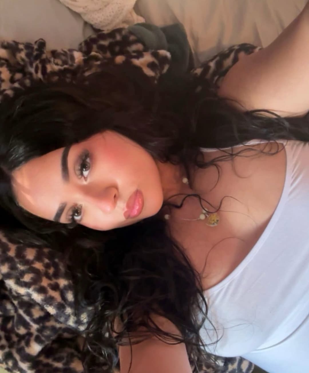 Click to view full size Emily has the fattest ass and the sexiest pits