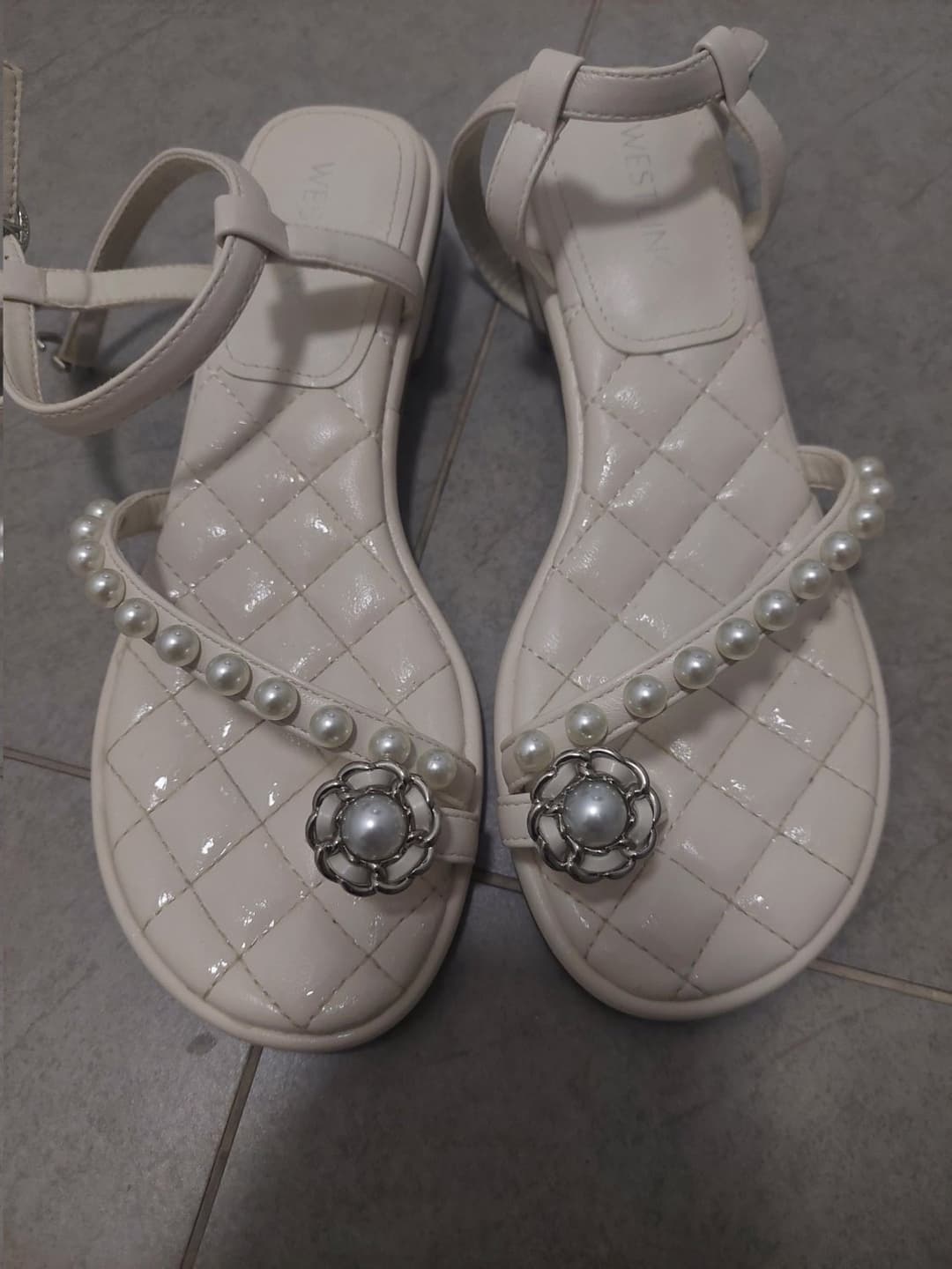 Click to view full size Asian shoes and cum