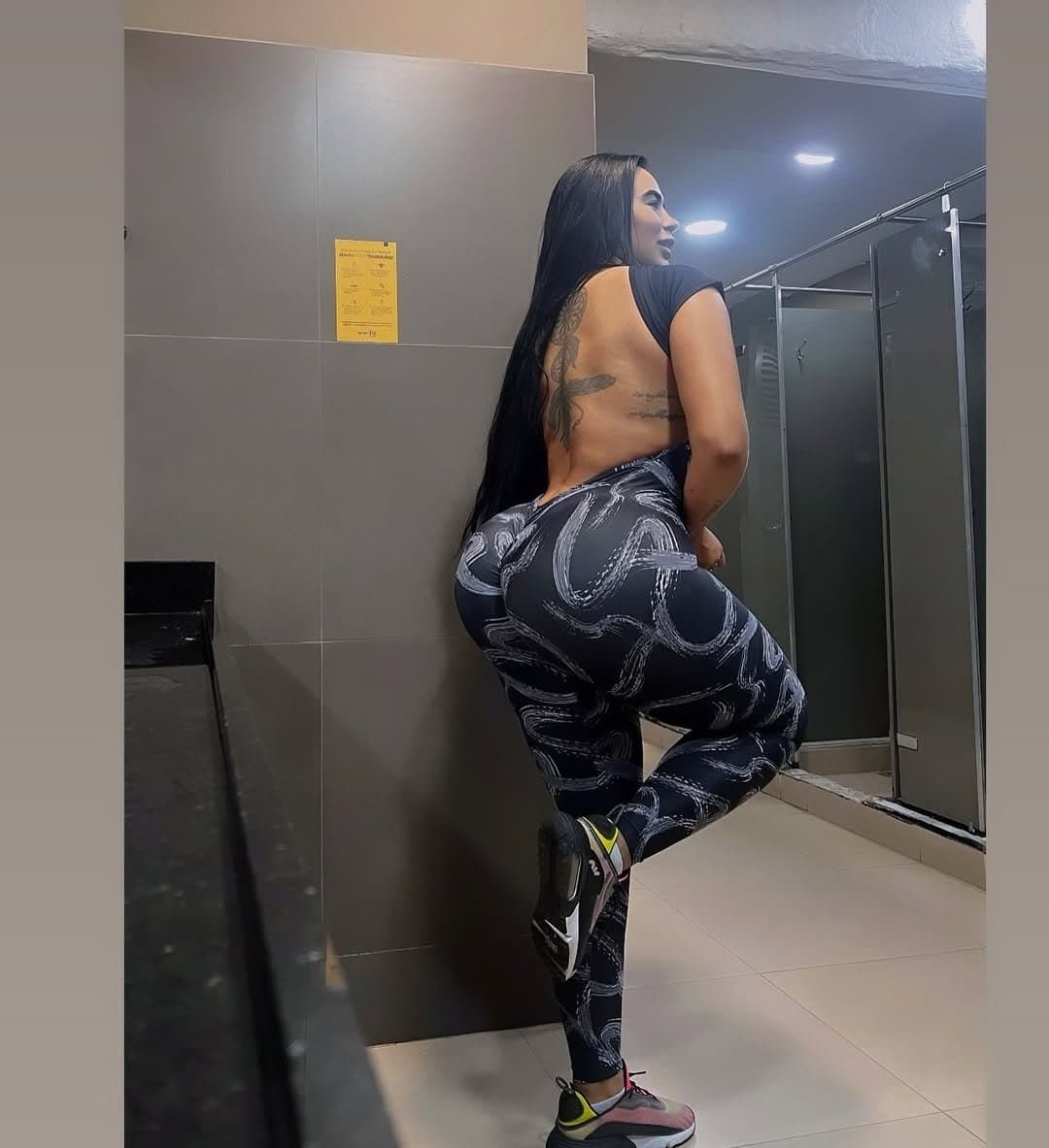 Click to view full size Daniela Cortes, colombiana re culona mama soltera.