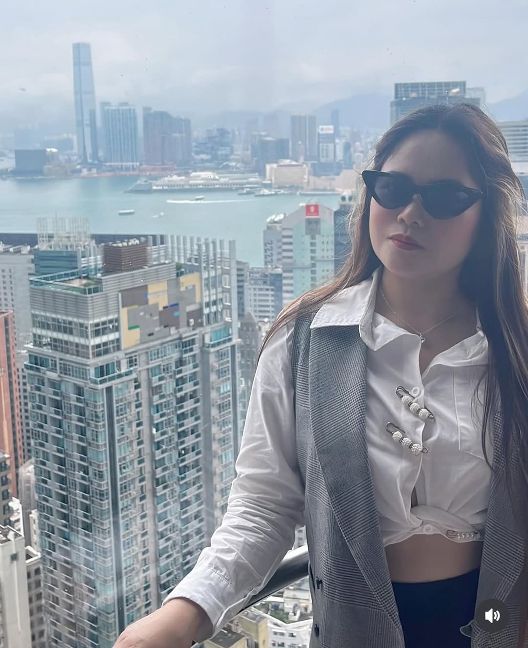 Click to view full size Phillipino in Hongkong