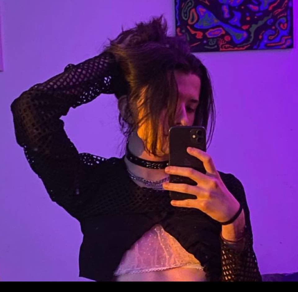 Click to view full size ?? Sissy Oliwia Finesse,23 - what a hot slut! kik: OliwiaFinesse snap: oliviafinesse