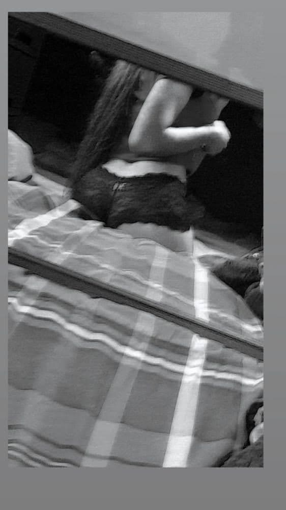 Click to view full size Nicol buscando quien la detone