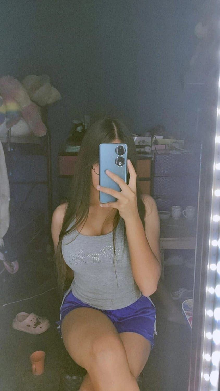 Click to view full size Nicol buscando quien la detone