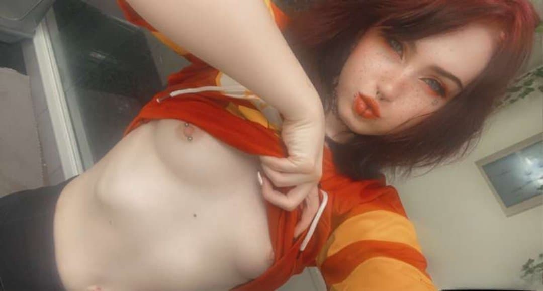 Click to view full size Sexy Slim Goth Solo Anal