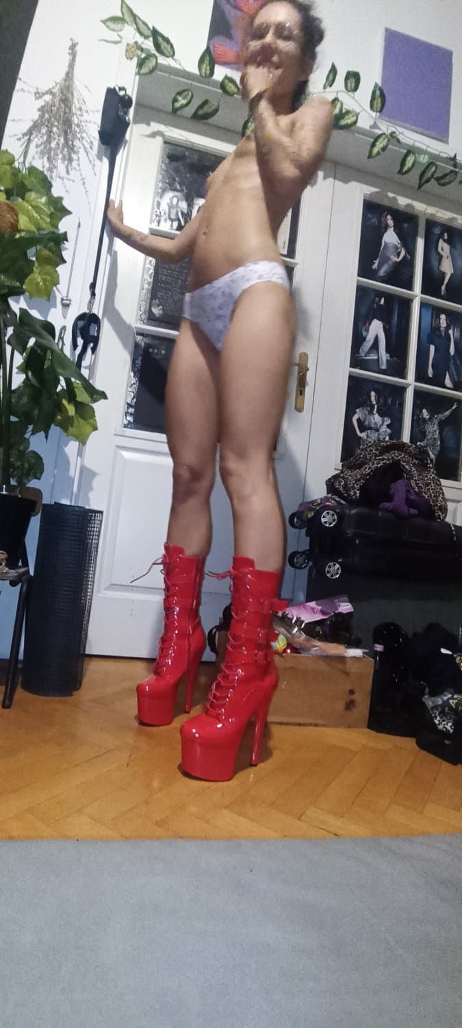 Click to view full size flat chest polish slut 28yrs