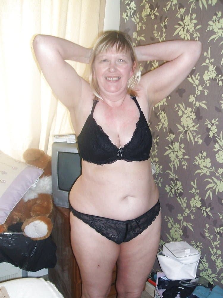 Click to view full size Mature uk milf