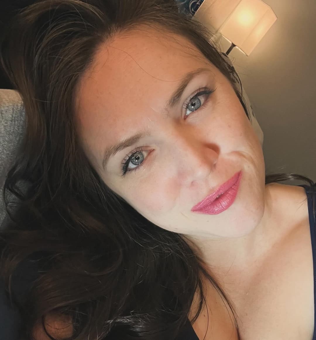 Click to view full size Slut Nurse wants to pull a train LeAkEd