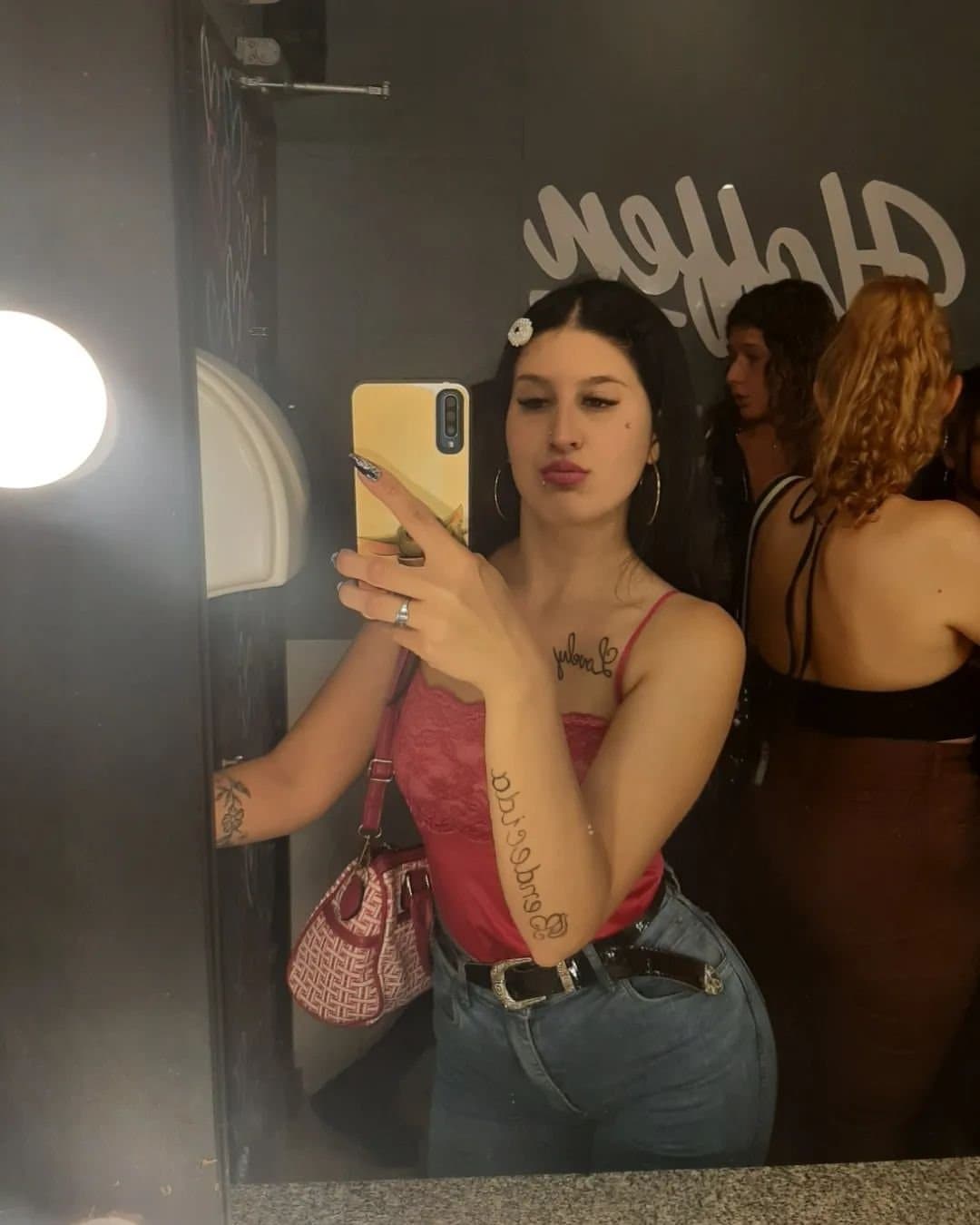 Click to view full size mikaela rocio una turra de culo abusivo