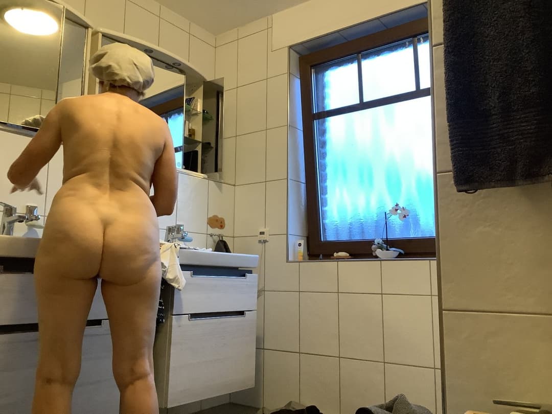 Click to view full size Anja Haze