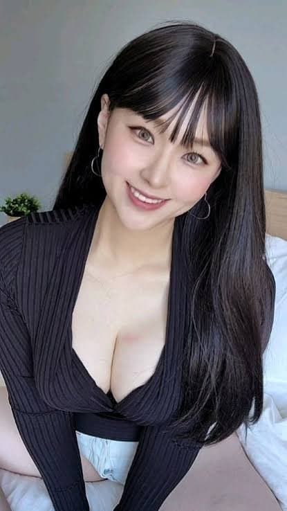 Click to view full size Lo que tiene de bonita lo tiene de pervertida