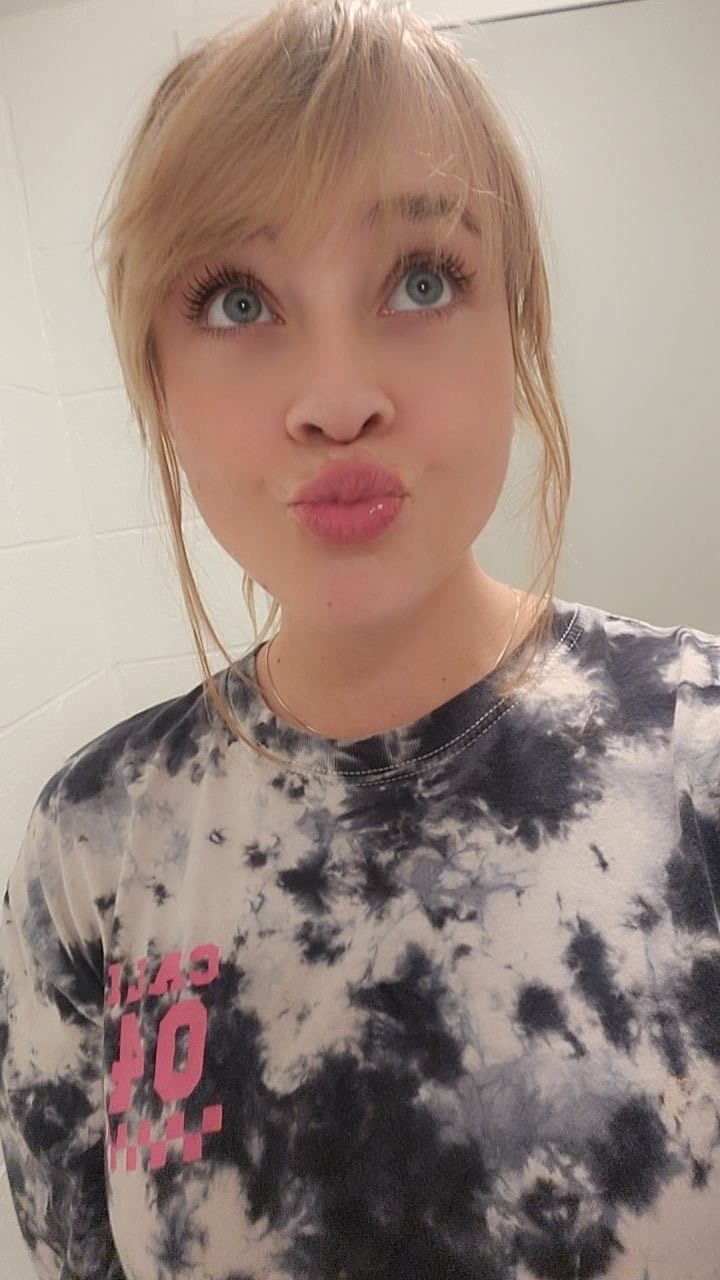 Click to view full size Stupid Whore Sandy