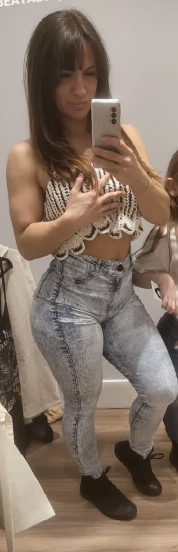 Click to view full size Boston fitness milf Lindsey duguay