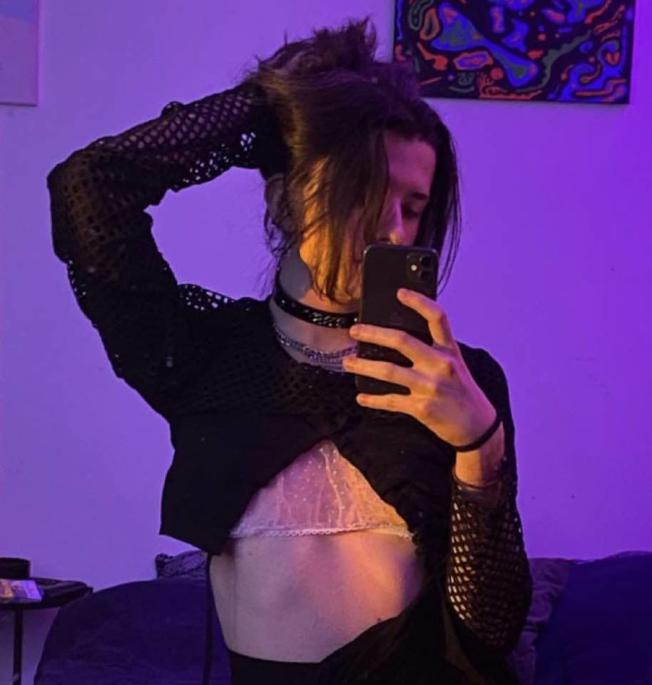 Click to view full size ?? Sissy Oliwia Finesse,23 - what a hot slut! kik: OliwiaFinesse snap: oliviafinesse